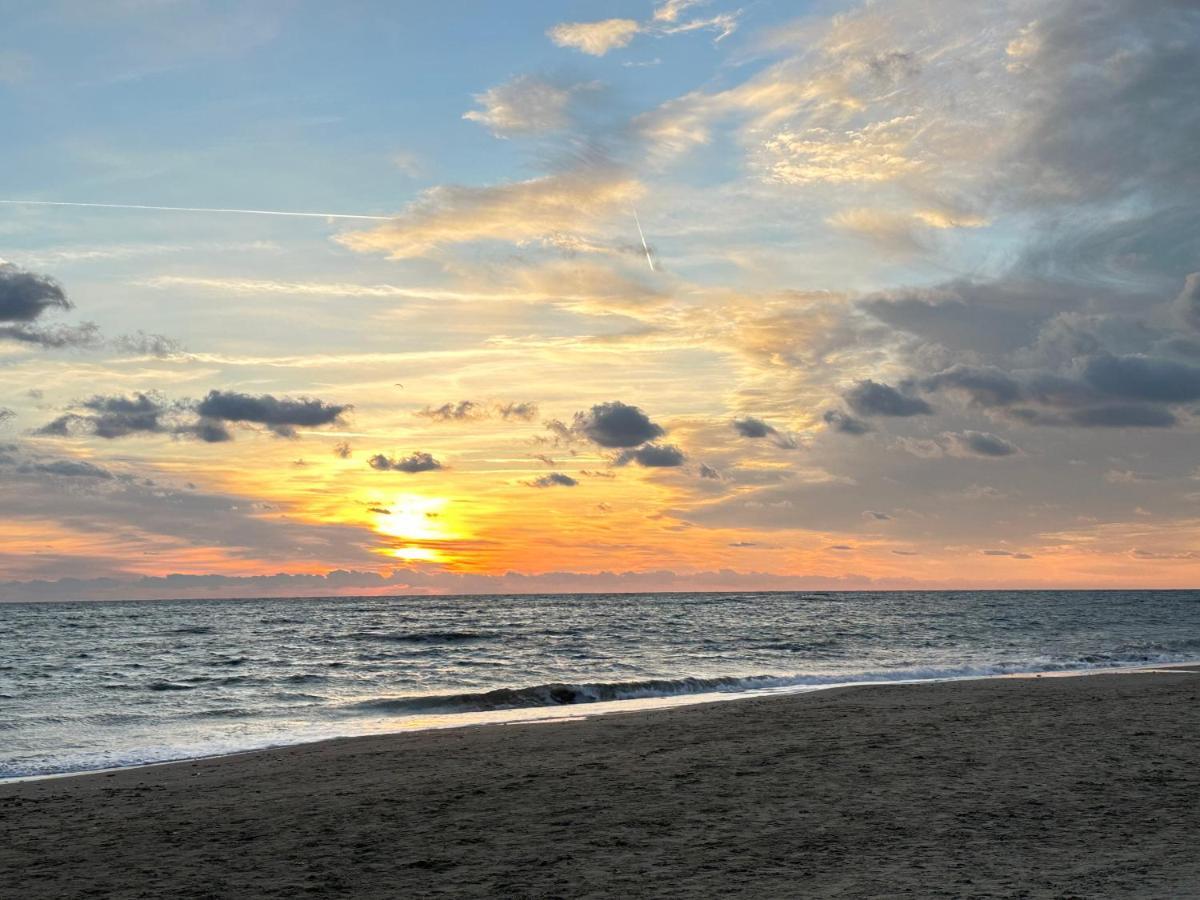 Attico Al Mare Apartment Lido di Ostia Ngoại thất bức ảnh