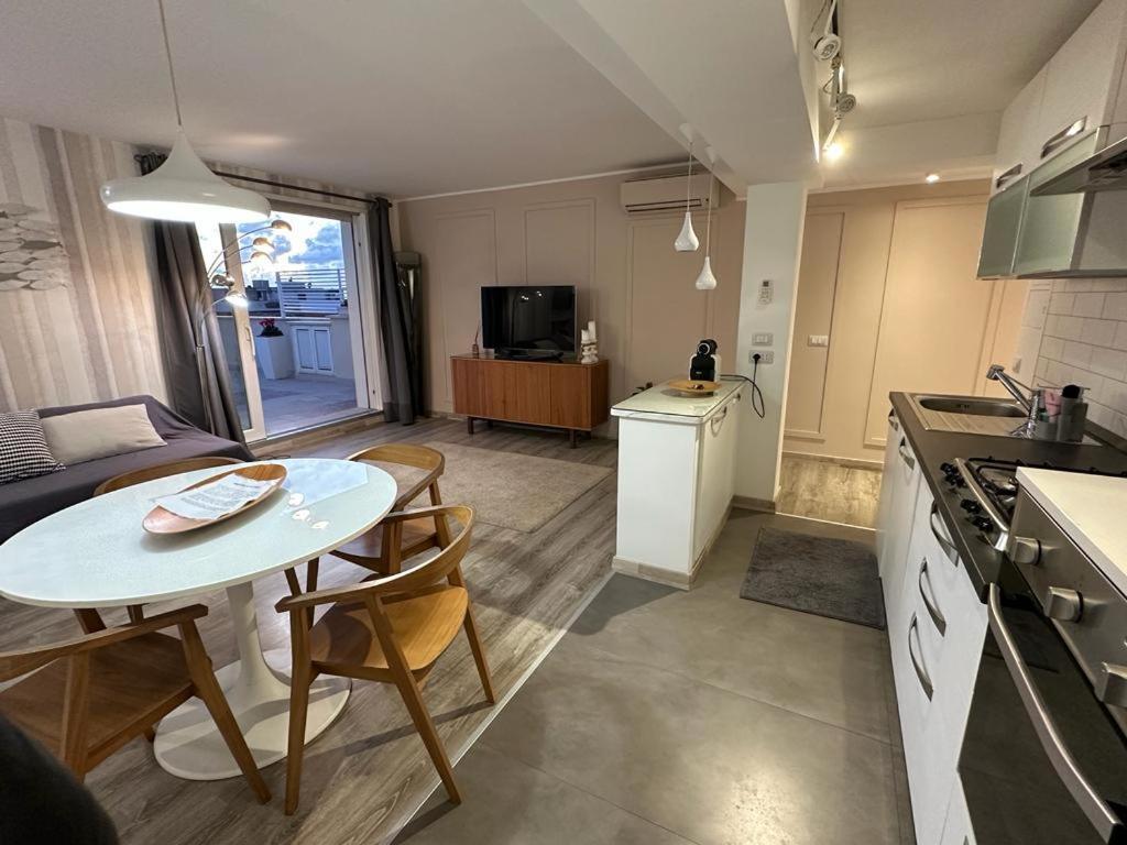 Attico Al Mare Apartment Lido di Ostia Ngoại thất bức ảnh